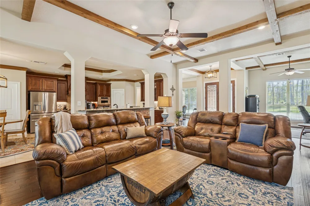 118 Roosevelt Street Shepherd, TX 77371