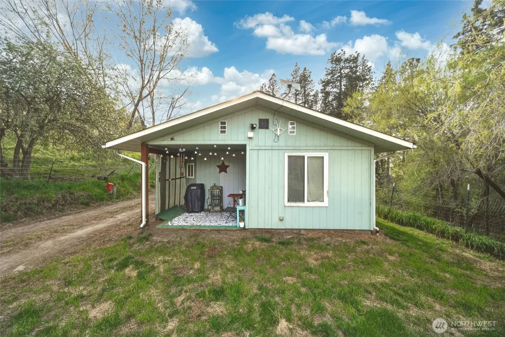 938 Patit Road Dayton, WA 99328