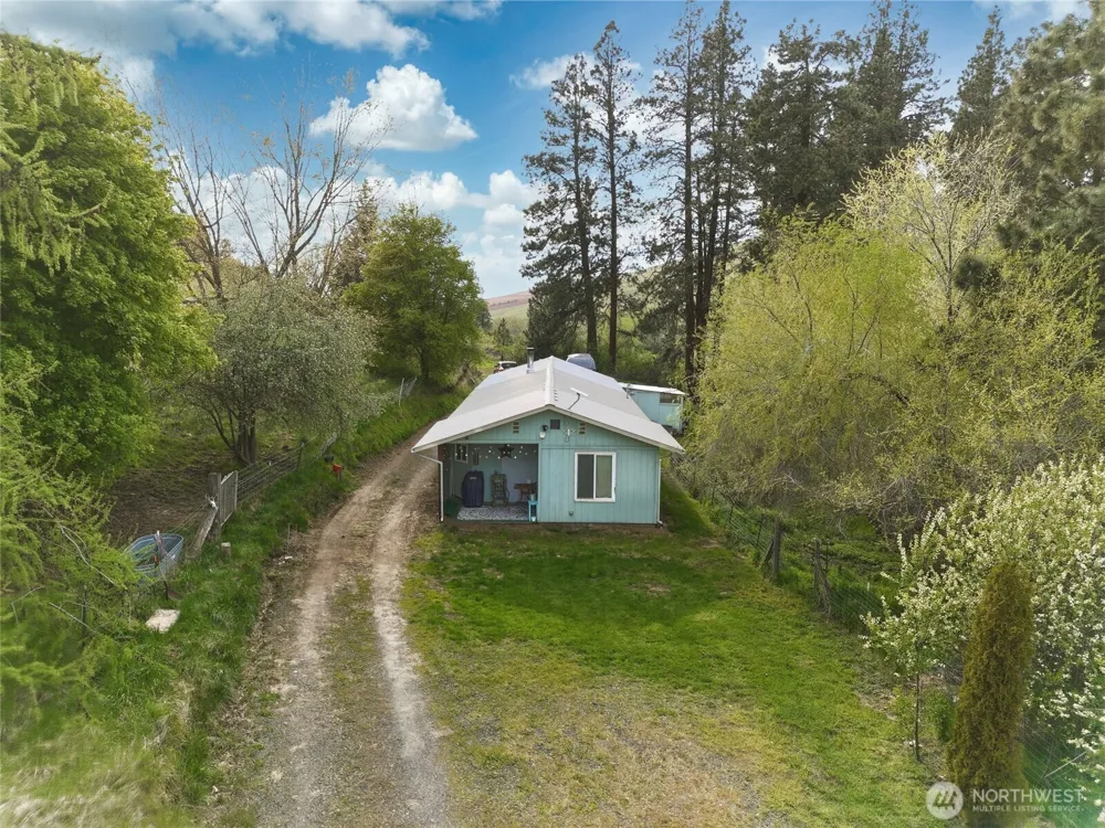 938 Patit Road Dayton, WA 99328
