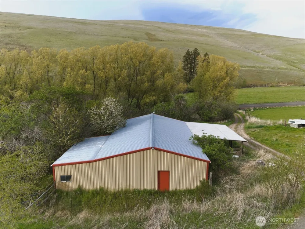 938 Patit Road Dayton, WA 99328