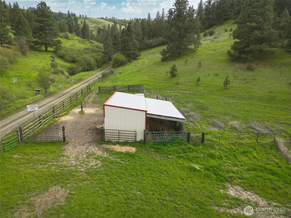 938 Patit Road Dayton, WA 99328