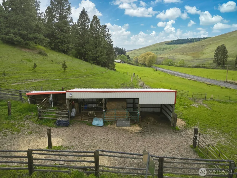 938 Patit Road Dayton, WA 99328