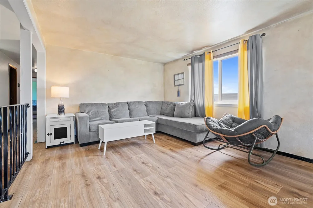411 Wahl Lind, WA 99341