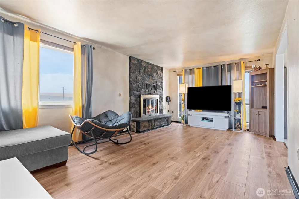 411 Wahl Lind, WA 99341