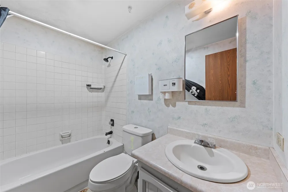 411 Wahl Lind, WA 99341