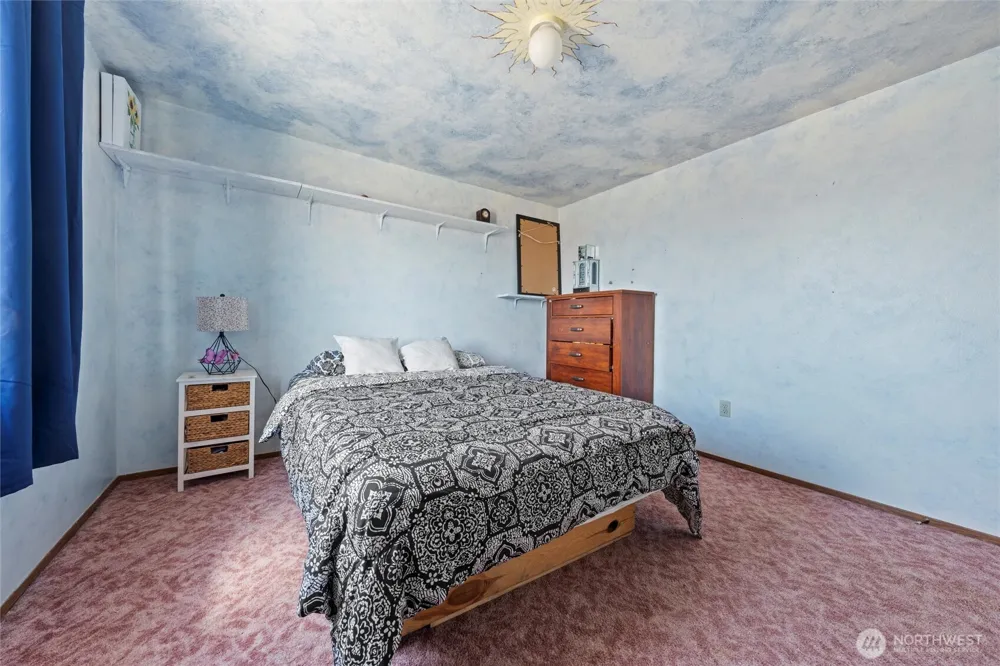 411 Wahl Lind, WA 99341