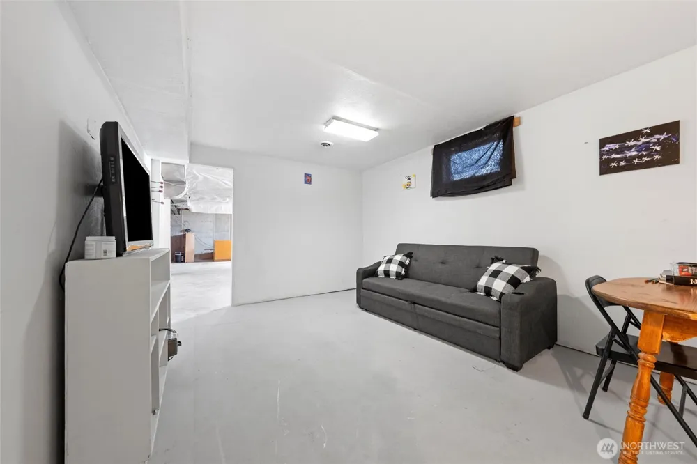 411 Wahl Lind, WA 99341