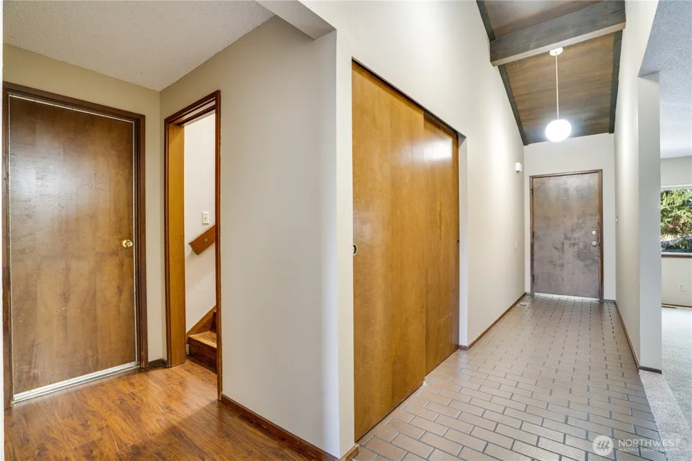 3023 Bridgeport Way W #B University Place, WA 98466