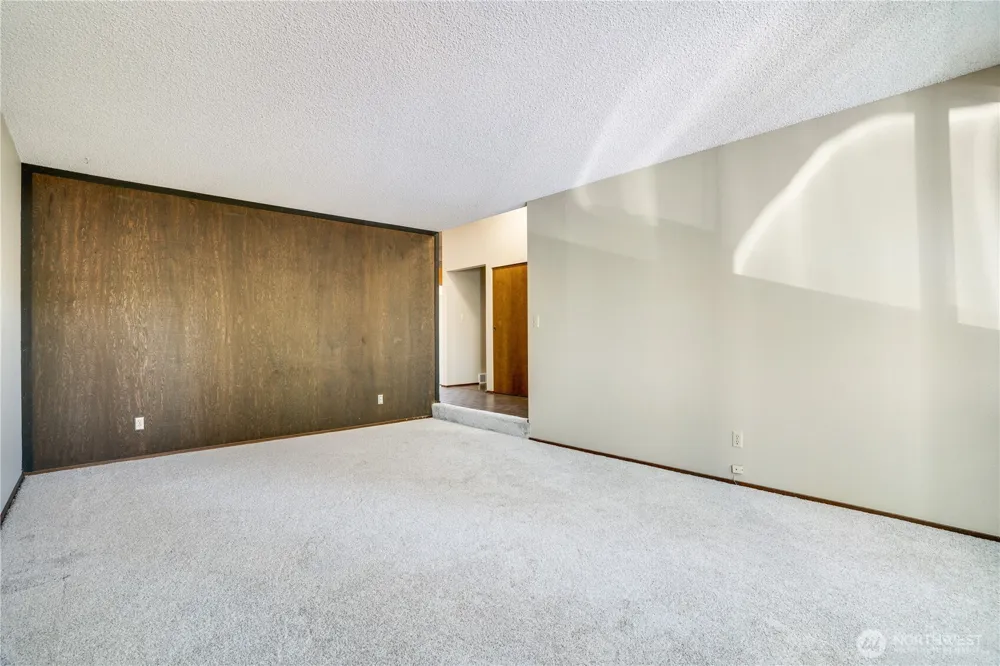 3023 Bridgeport Way W #B University Place, WA 98466