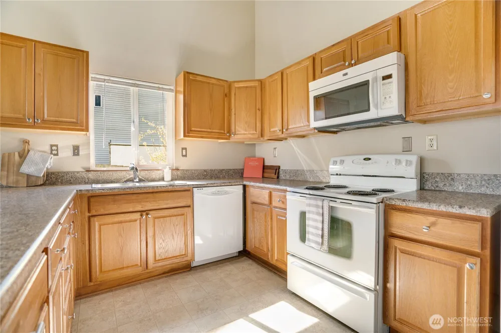 3023 Bridgeport Way W #B University Place, WA 98466