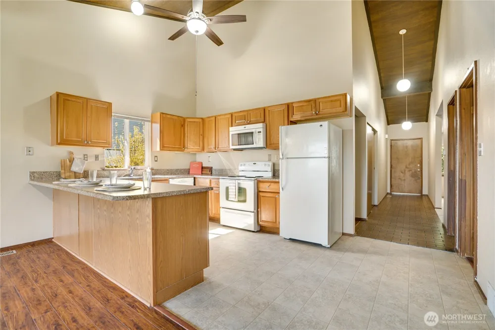 3023 Bridgeport Way W #B University Place, WA 98466