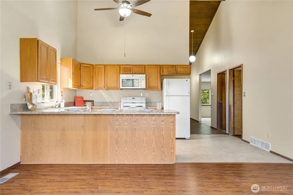 3023 Bridgeport Way W #B University Place, WA 98466