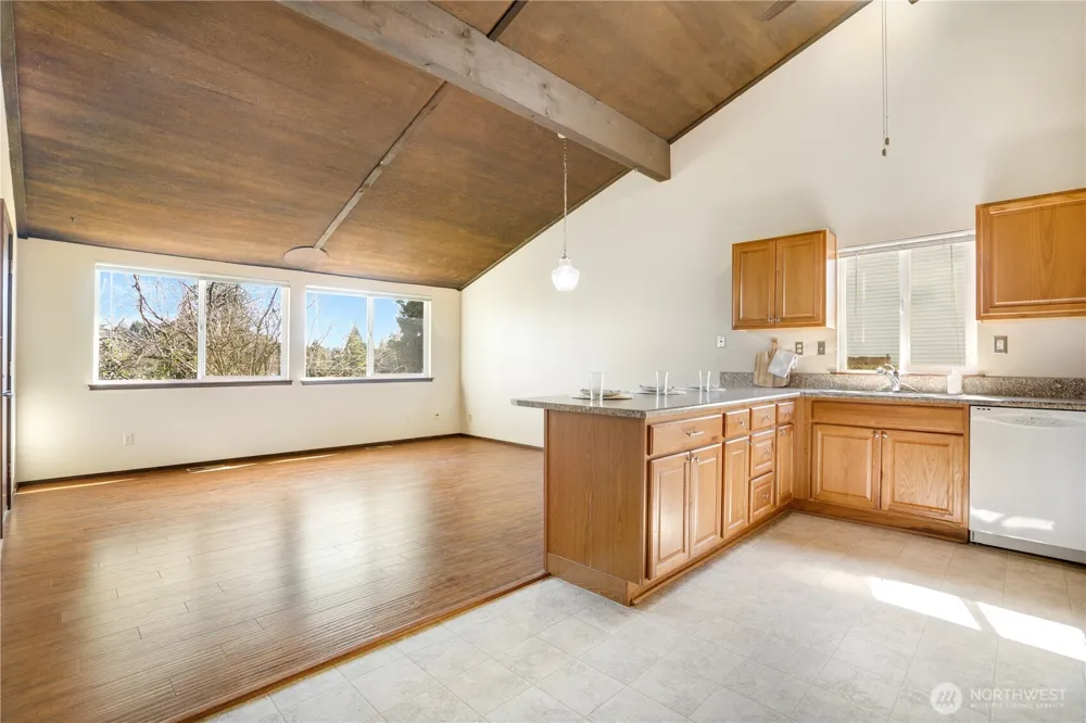 3023 Bridgeport Way W #B University Place, WA 98466