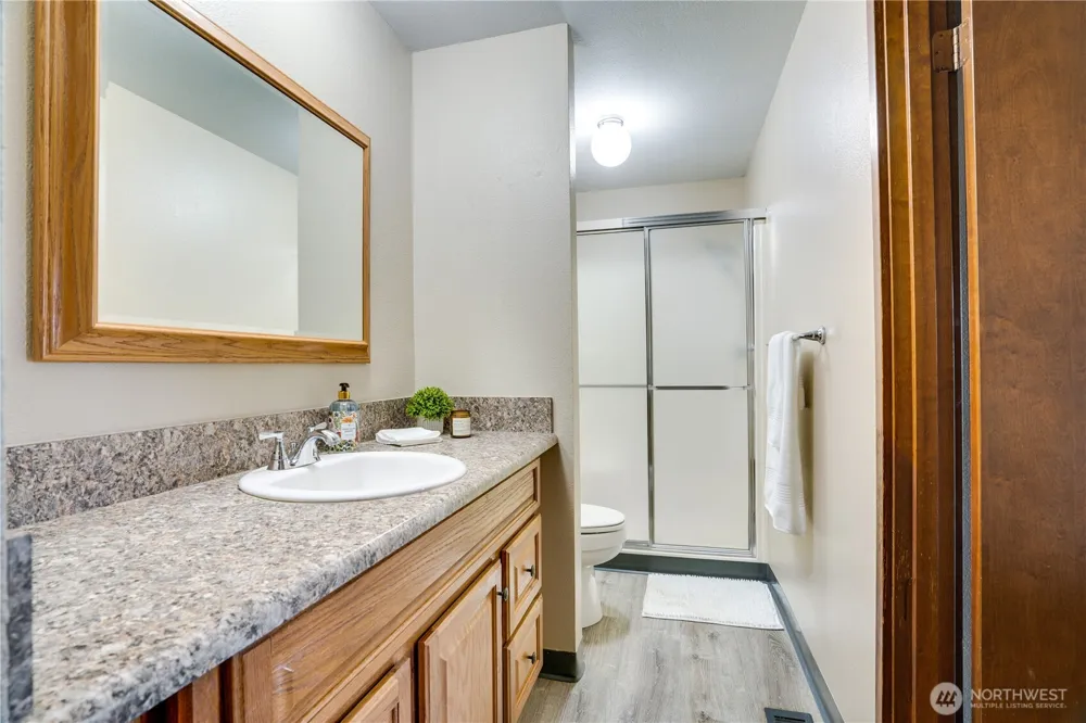3023 Bridgeport Way W #B University Place, WA 98466