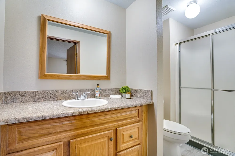 3023 Bridgeport Way W #B University Place, WA 98466
