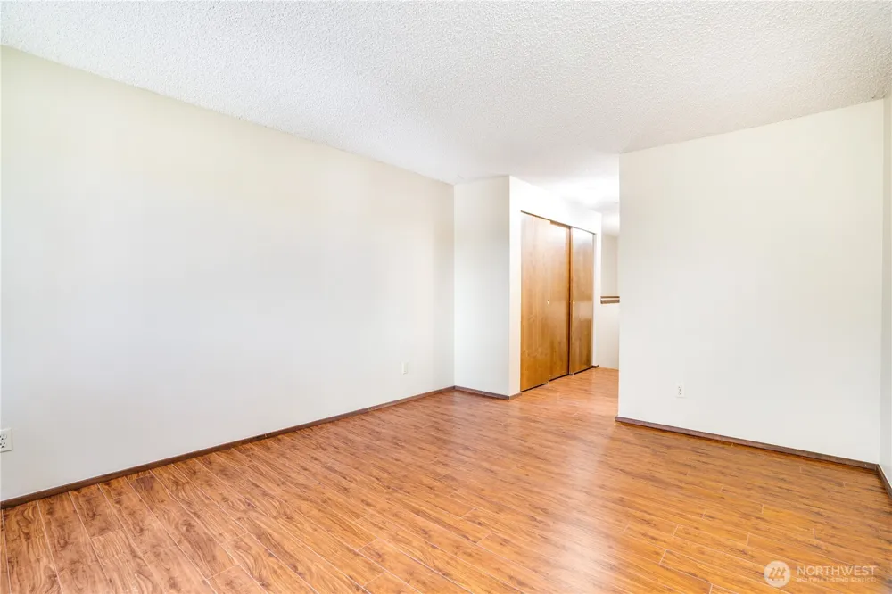 3023 Bridgeport Way W #B University Place, WA 98466