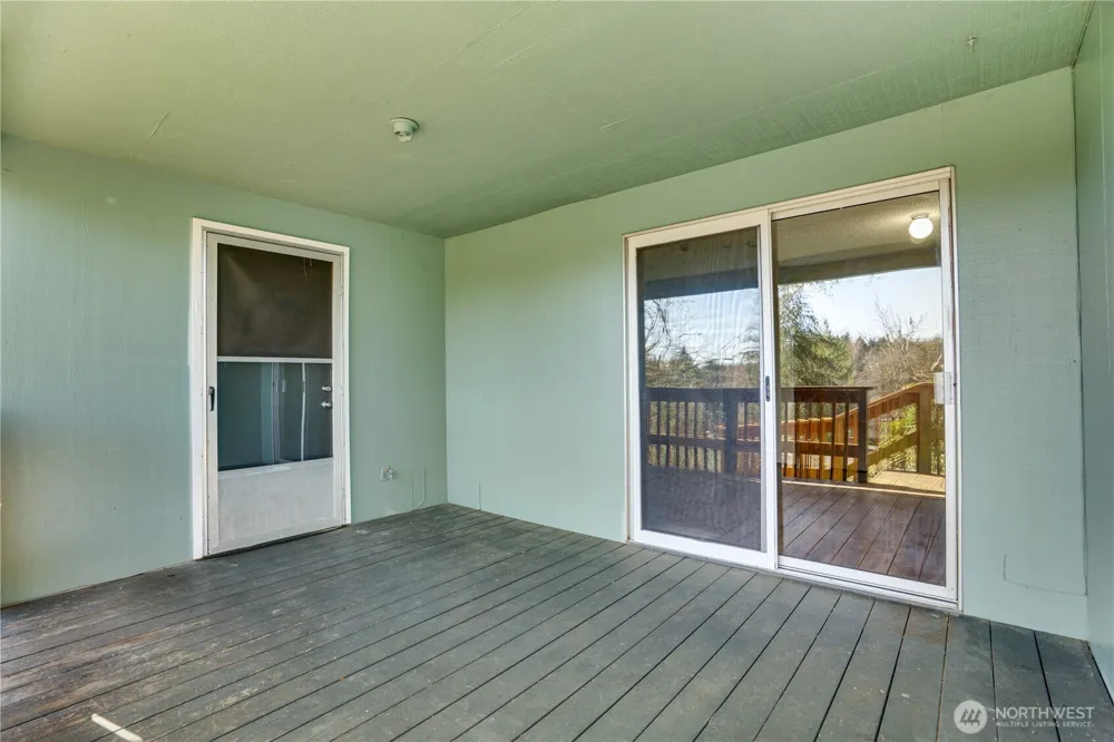 3023 Bridgeport Way W #B University Place, WA 98466
