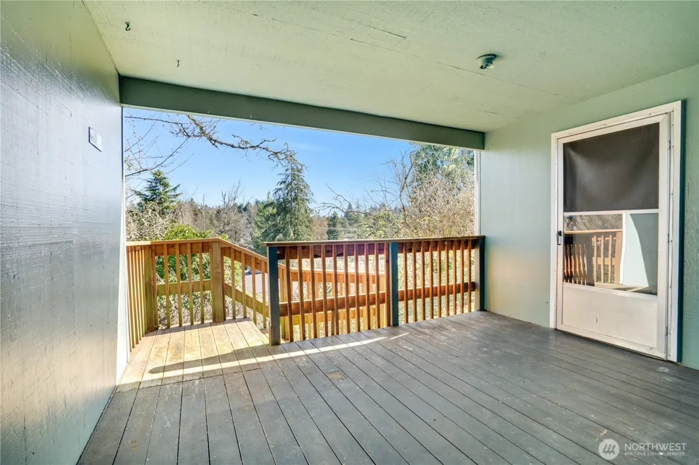 3023 Bridgeport Way W #B University Place, WA 98466