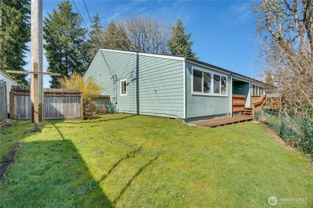 3023 Bridgeport Way W #B University Place, WA 98466