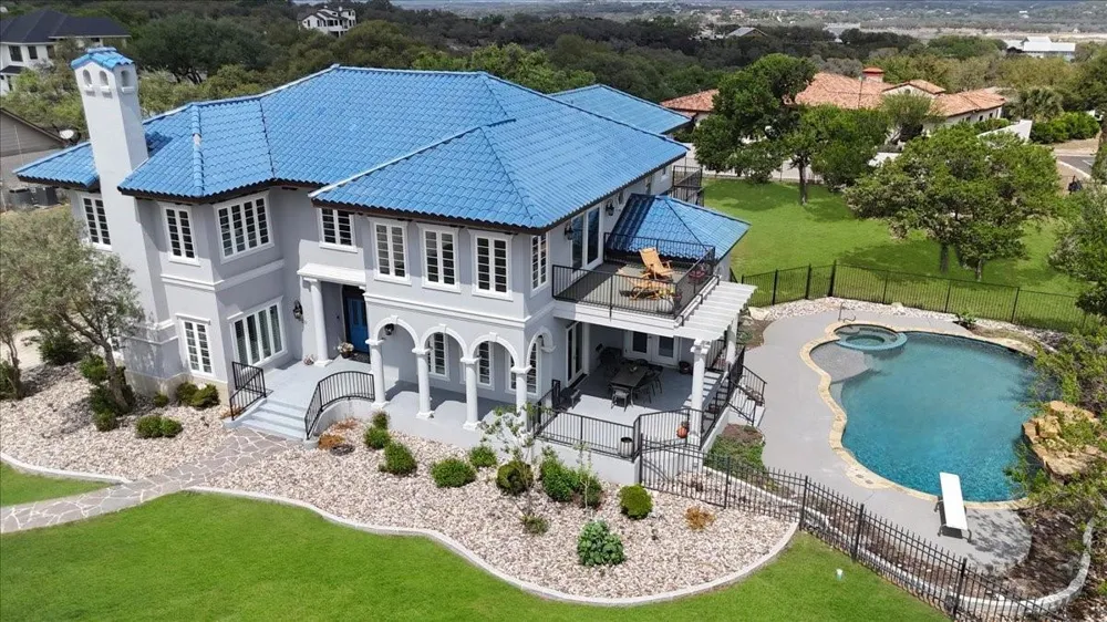 829 Kings Point Drive Canyon Lake, TX 78133