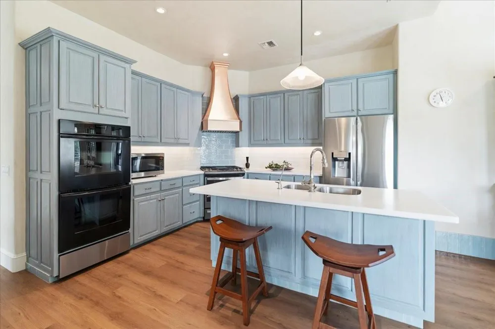 829 Kings Point Drive Canyon Lake, TX 78133