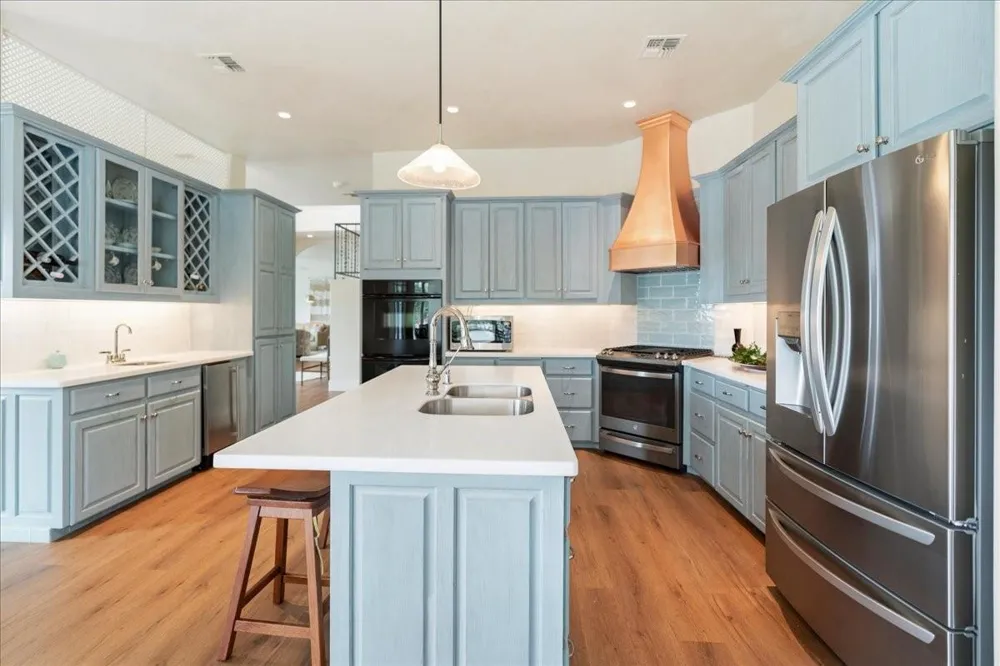 829 Kings Point Drive Canyon Lake, TX 78133