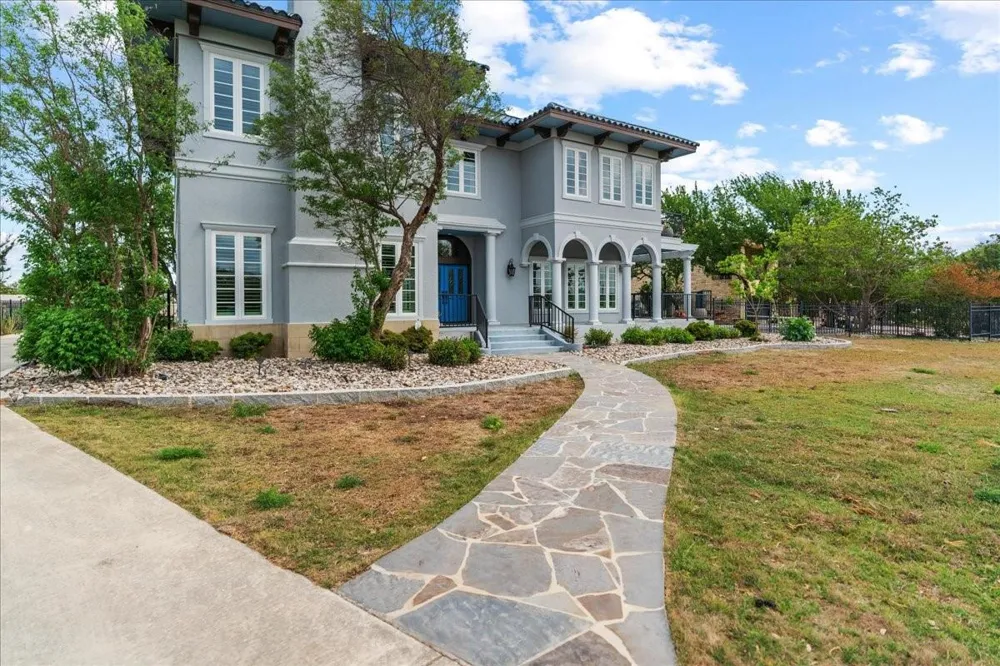 829 Kings Point Drive Canyon Lake, TX 78133