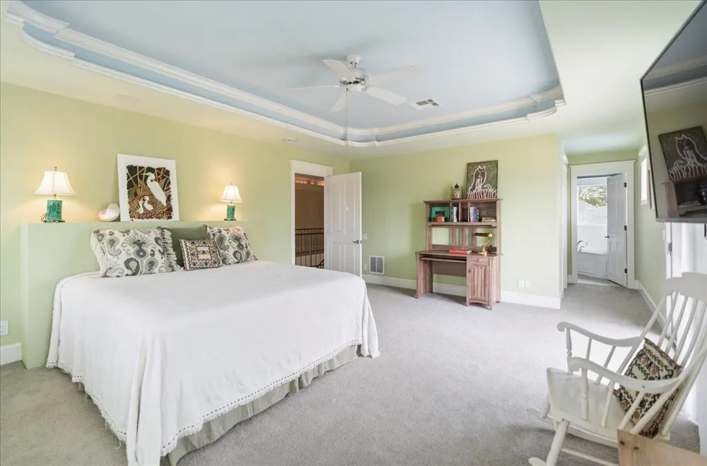 829 Kings Point Drive Canyon Lake, TX 78133
