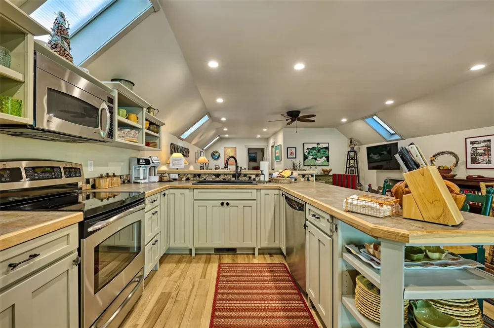 178 Whetstone Gap Road Lake Toxaway, NC 28747
