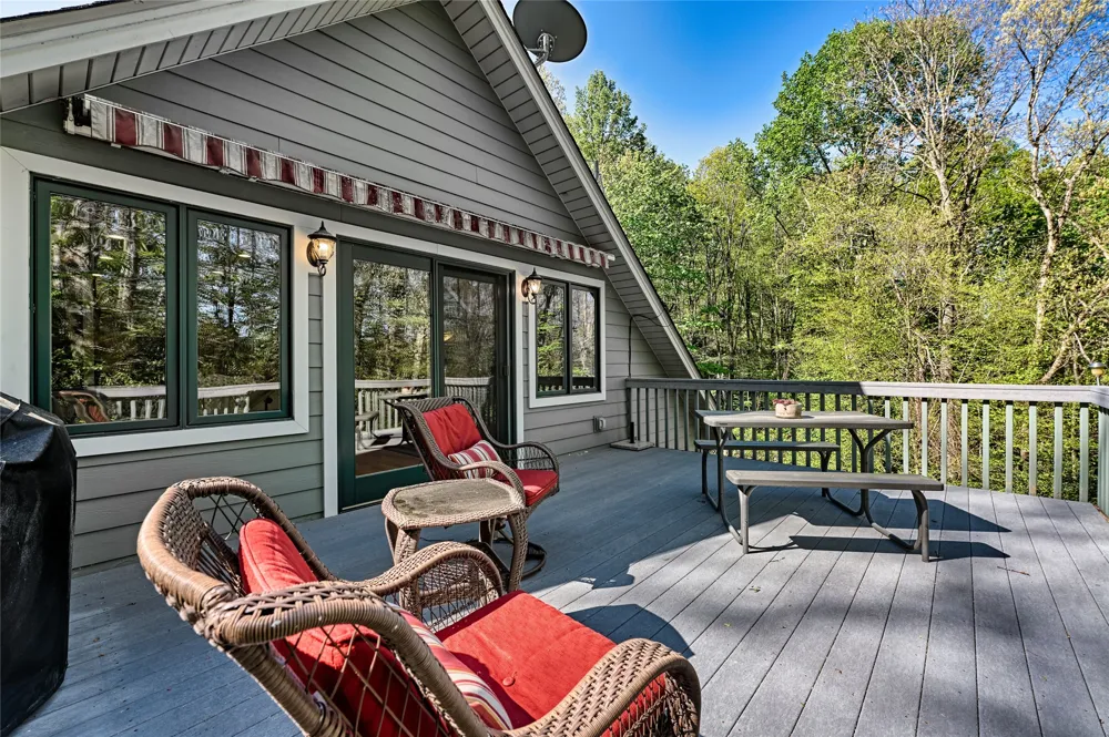178 Whetstone Gap Road Lake Toxaway, NC 28747