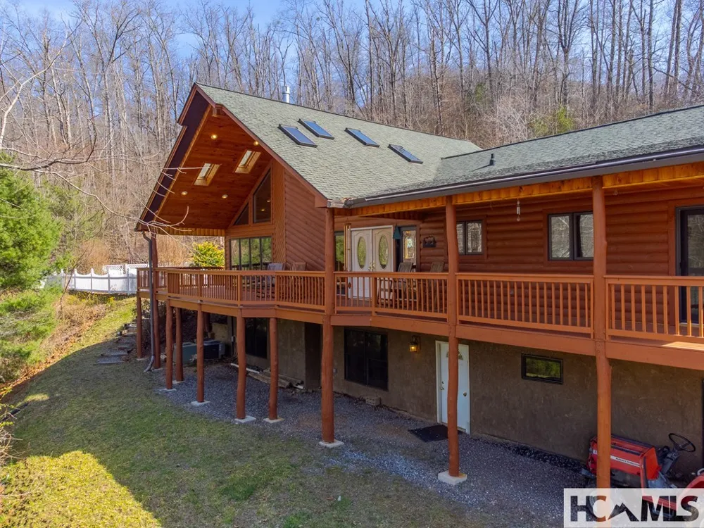 112 Hawks Nest Ridge Cullowhee, NC 28723
