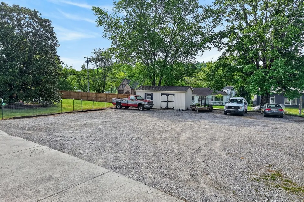 105 Roberts St Livingston, TN 38570