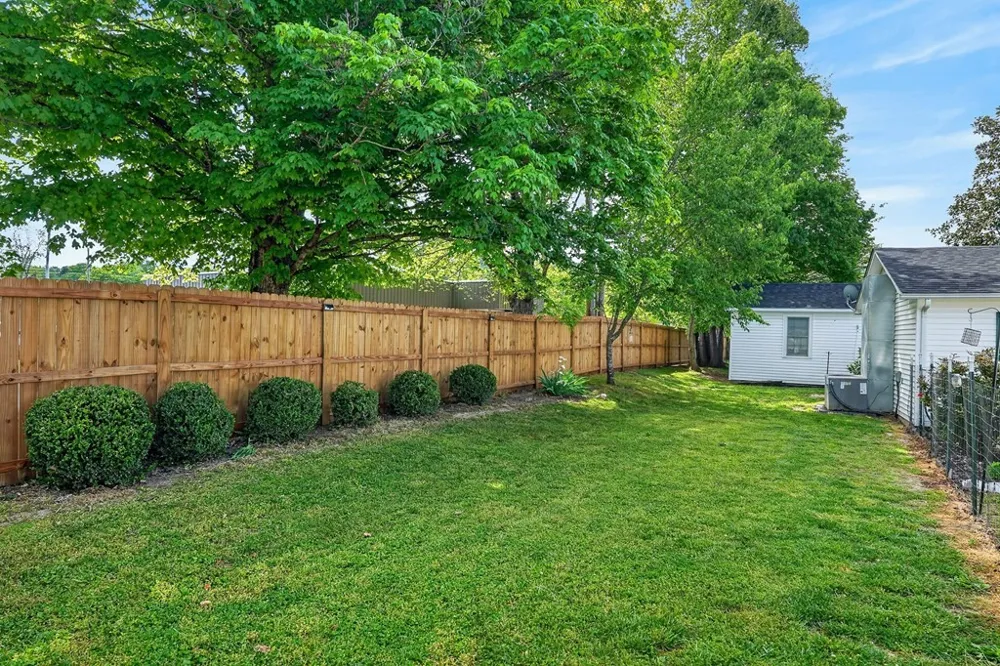 105 Roberts St Livingston, TN 38570