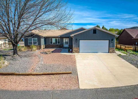 478 SE Birdie Circle