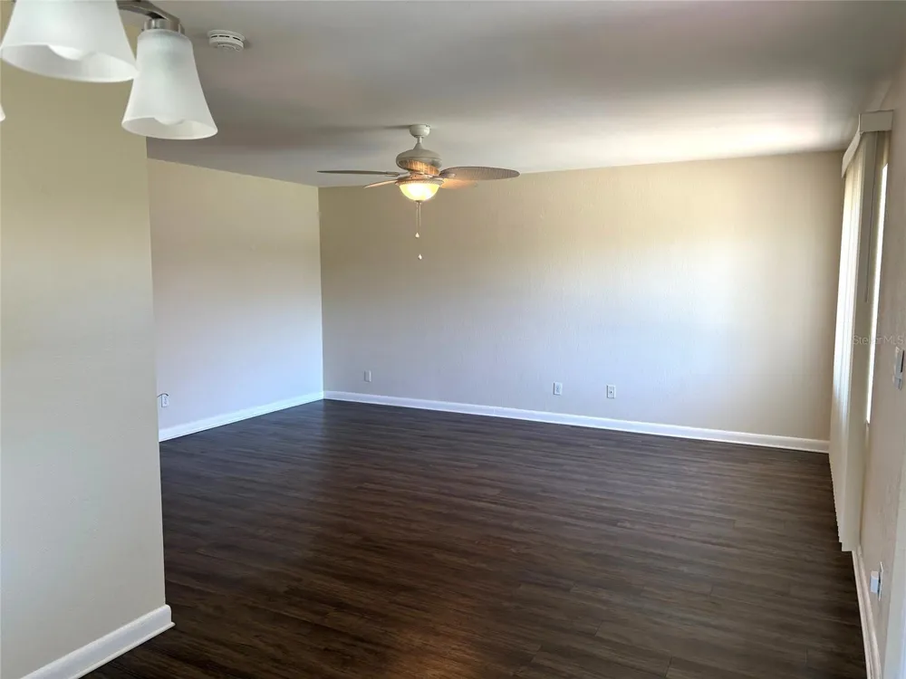 2202 CLUBHOUSE DRIVE #185 Sun City Center, FL 33573