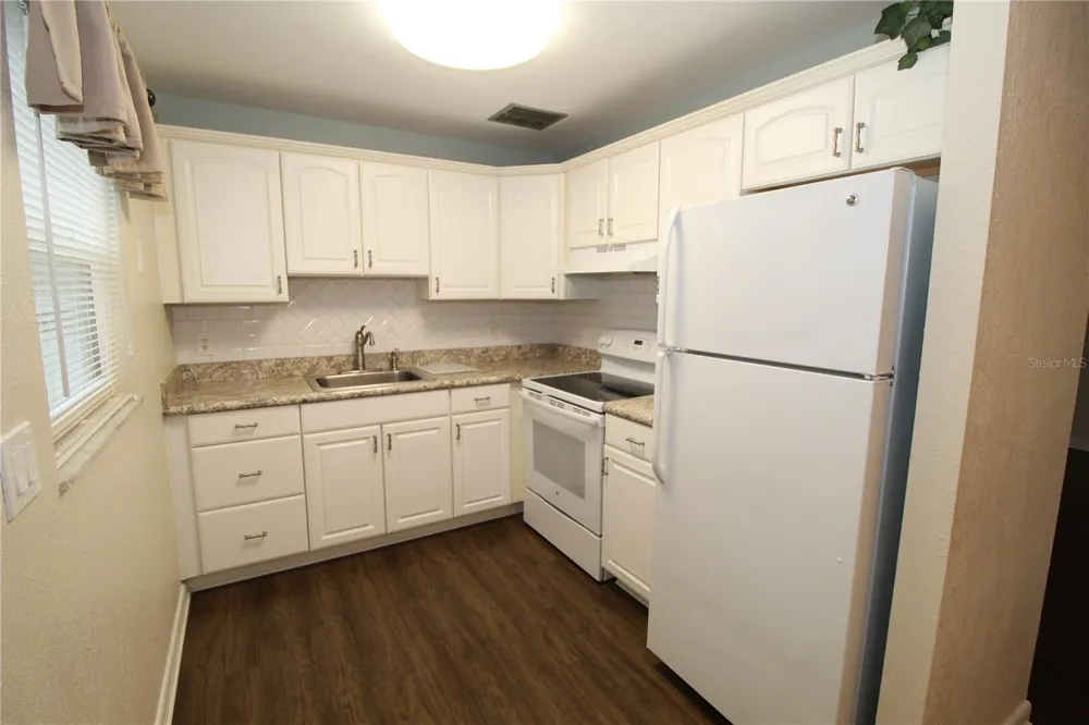 2202 CLUBHOUSE DRIVE #185 Sun City Center, FL 33573