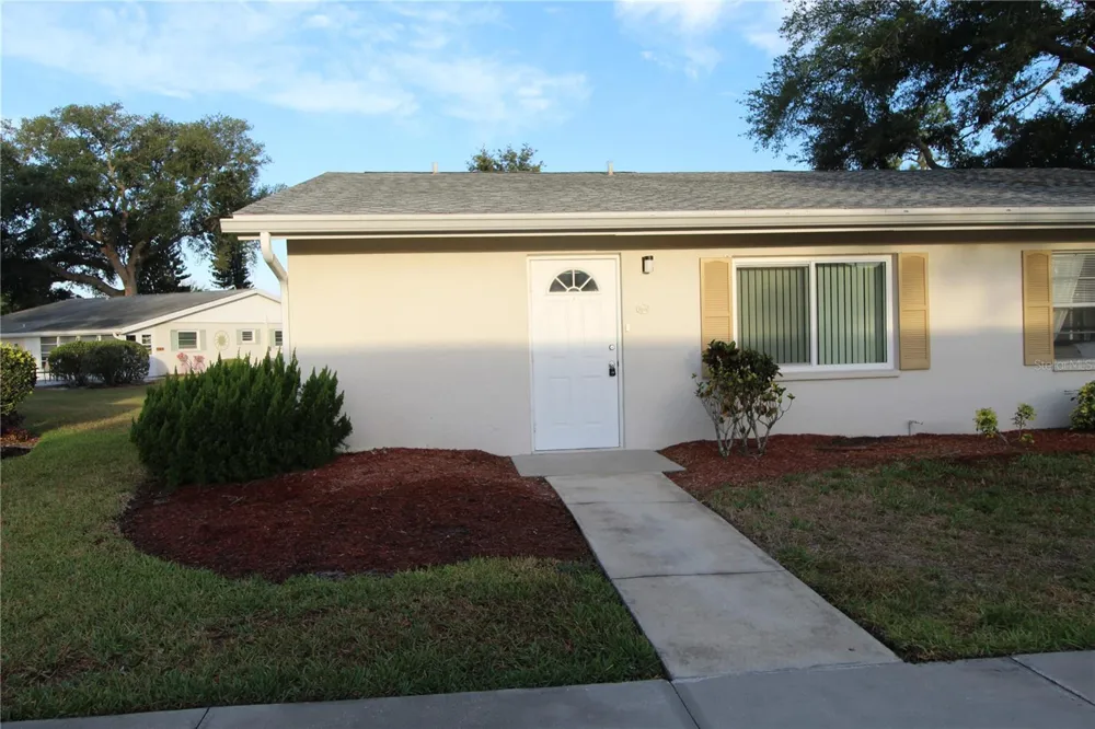 2202 CLUBHOUSE DRIVE #185 Sun City Center, FL 33573