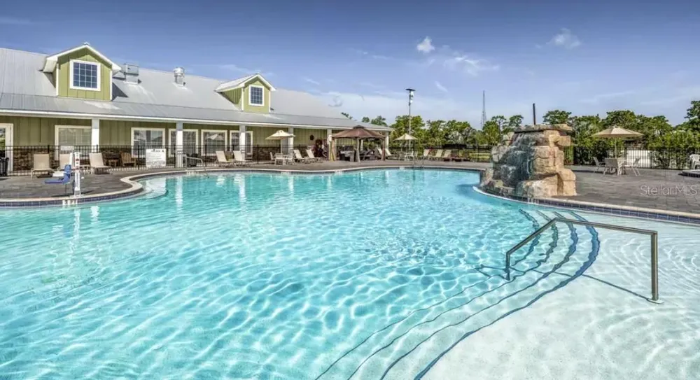 33 TIKI TURN HYW 630 E Lake Wales, FL 33898