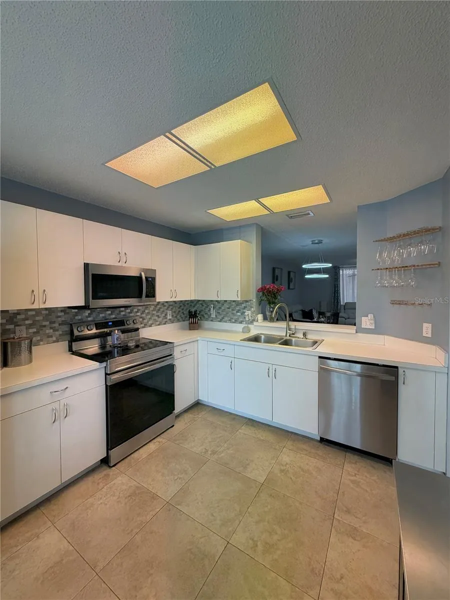 2122 CLOVER HILL ROAD Palm Harbor, FL 34683