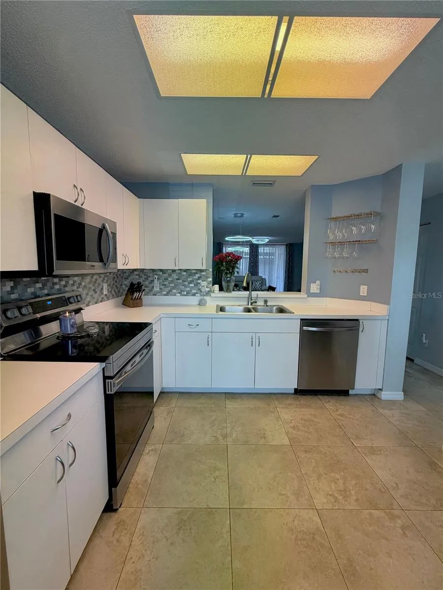 2122 CLOVER HILL ROAD Palm Harbor, FL 34683