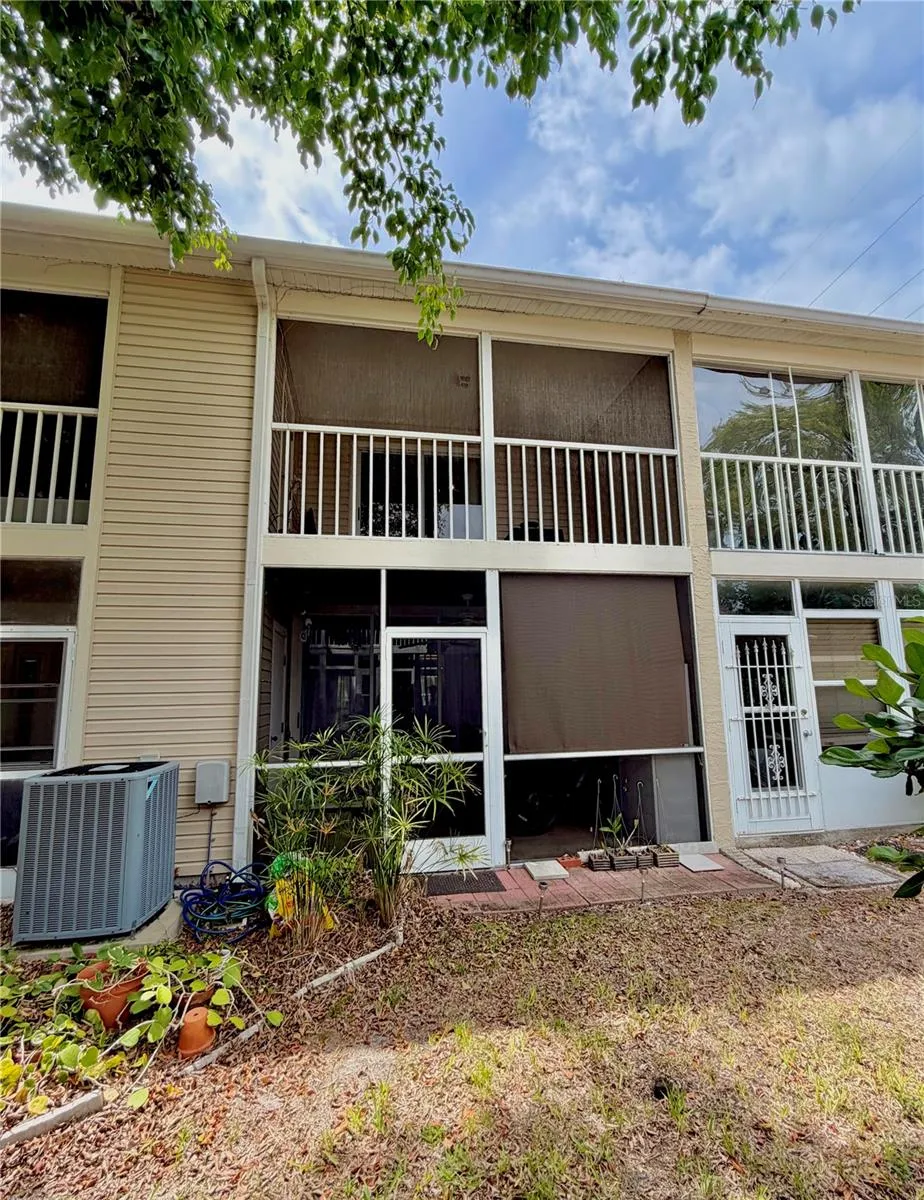 2122 CLOVER HILL ROAD Palm Harbor, FL 34683