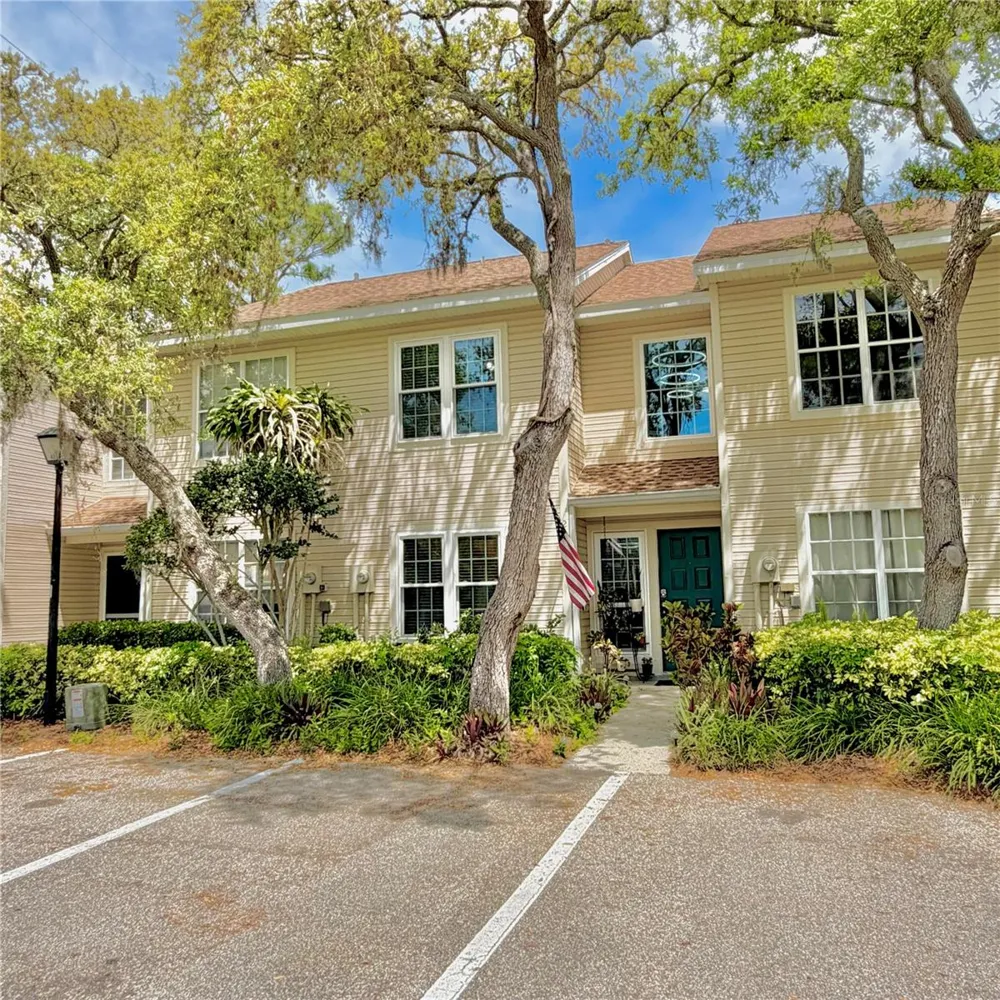 2122 CLOVER HILL ROAD Palm Harbor, FL 34683