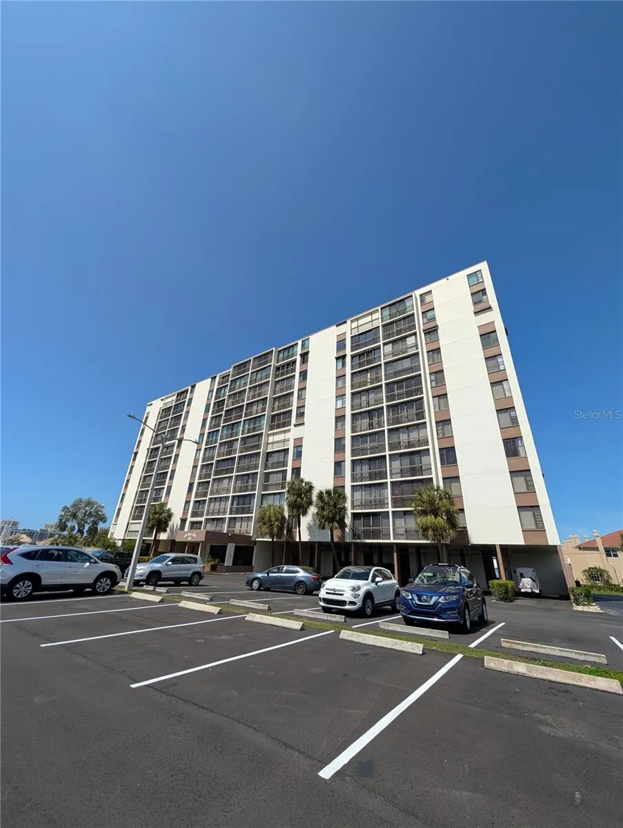 255 DOLPHIN POINT #505 Clearwater Beach, FL 33767