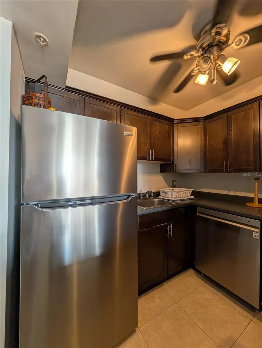 255 DOLPHIN POINT #505 Clearwater Beach, FL 33767