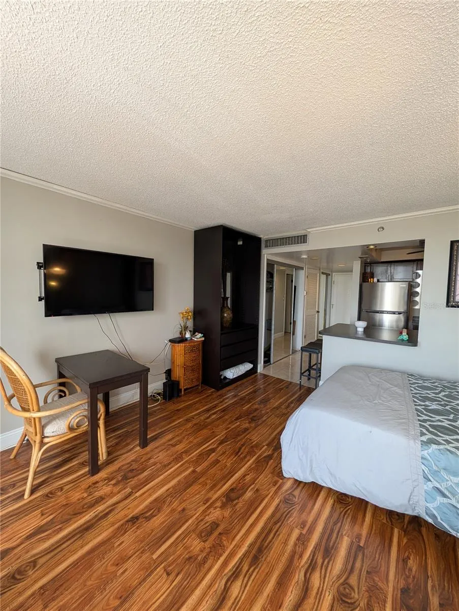 255 DOLPHIN POINT #505 Clearwater Beach, FL 33767