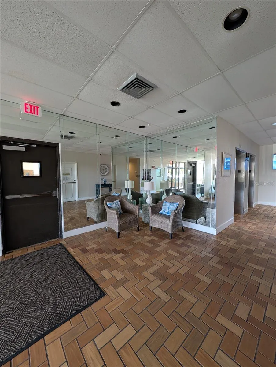 255 DOLPHIN POINT #505 Clearwater Beach, FL 33767