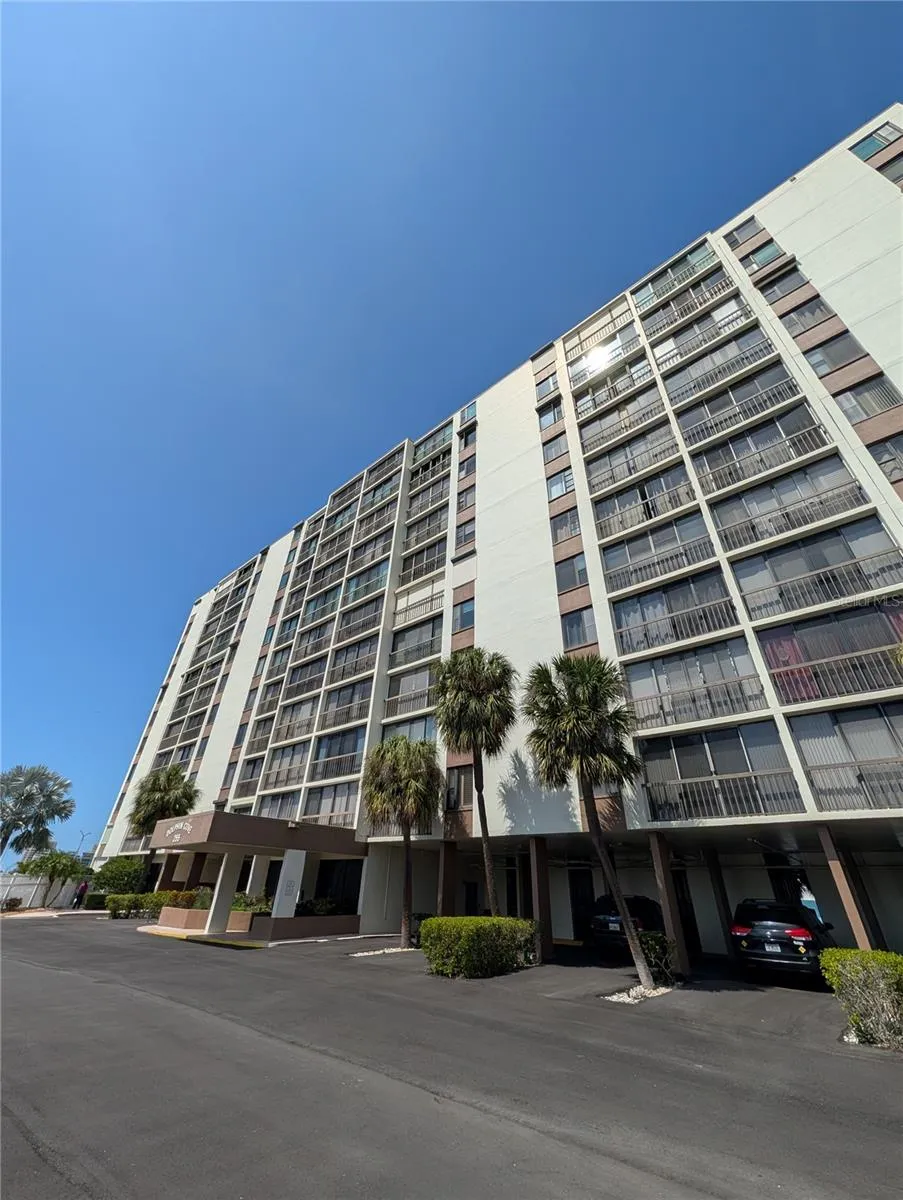 255 DOLPHIN POINT #505 Clearwater Beach, FL 33767