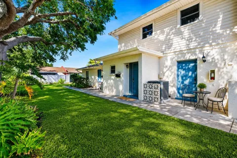7256 MOFFATT LANE
