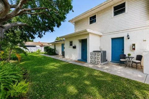 7256 MOFFATT LANE