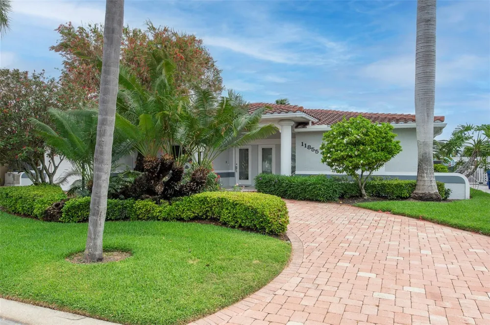 11855 4TH STREET E Treasure Island, FL 33706